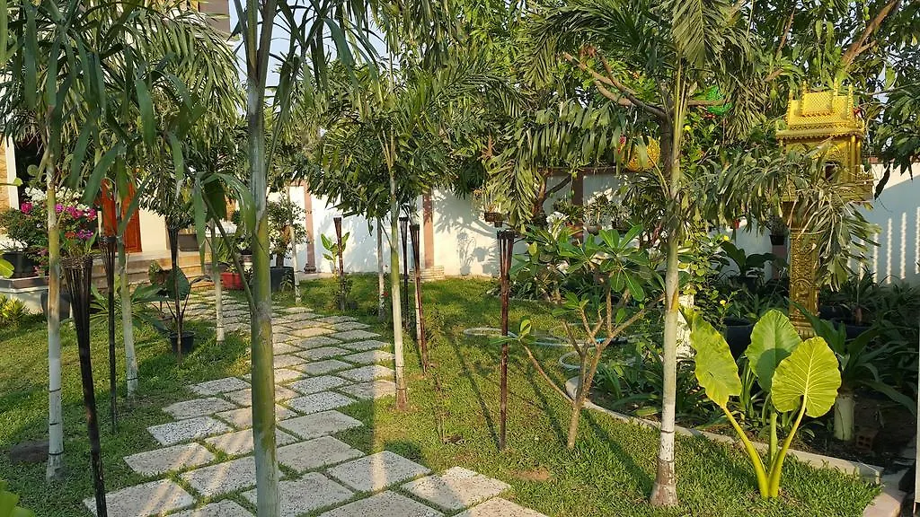 Relax Inn Boutique-1